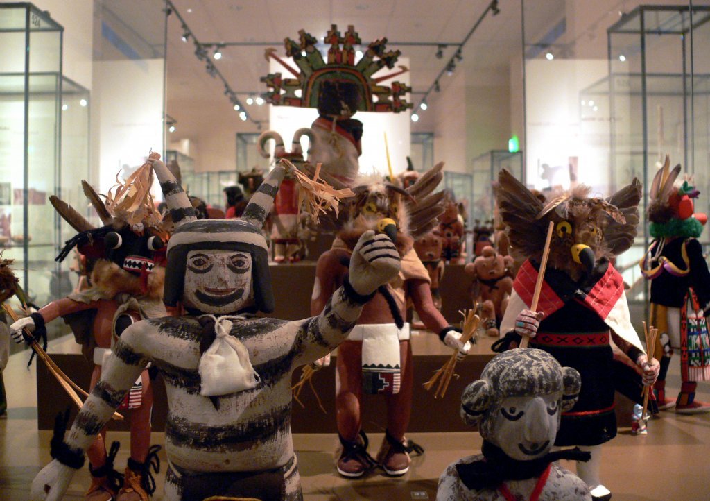 Près de 300 poupées kachinas sont la représentation directe des esprits des ancêtres et jouent un rôle essentiel dans les cérémonies.
