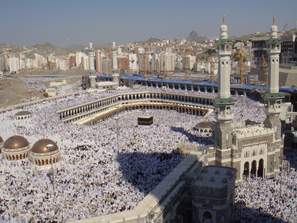 Photo aérienne de la mosquée al-Harâm, au centre se trouve la Ka‘ba