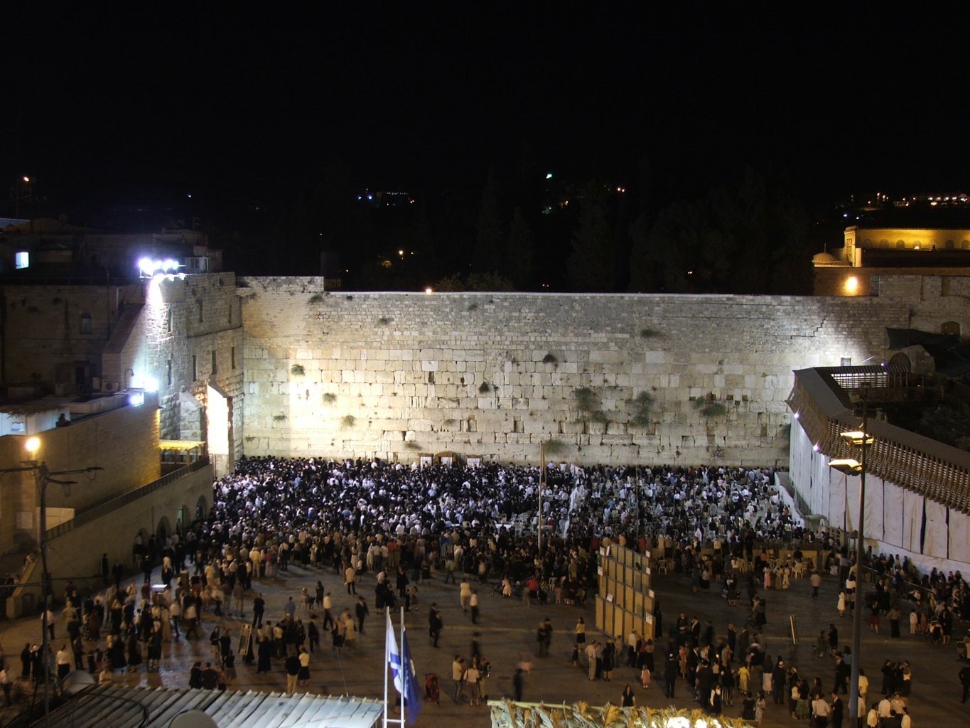 Veillée au pied du mur occidental pour Tisha Beav