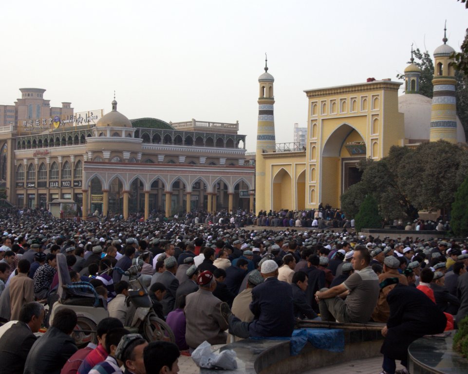 Aid el-Fitr à la mosquée Id Kah à Kachgar (喀什市), région autonome ouïghoure du Xinjiang en Chine
