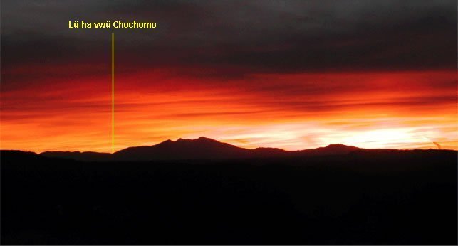 Couché de soleil vu de Walpi où l'ont reconnait le point d'horizon Lü-havwü Chochomo