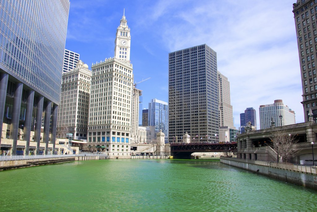 Coloration en vert de la rivière Chicago pour la Saint Patrick 2013, Chicago, 17 mars 2013