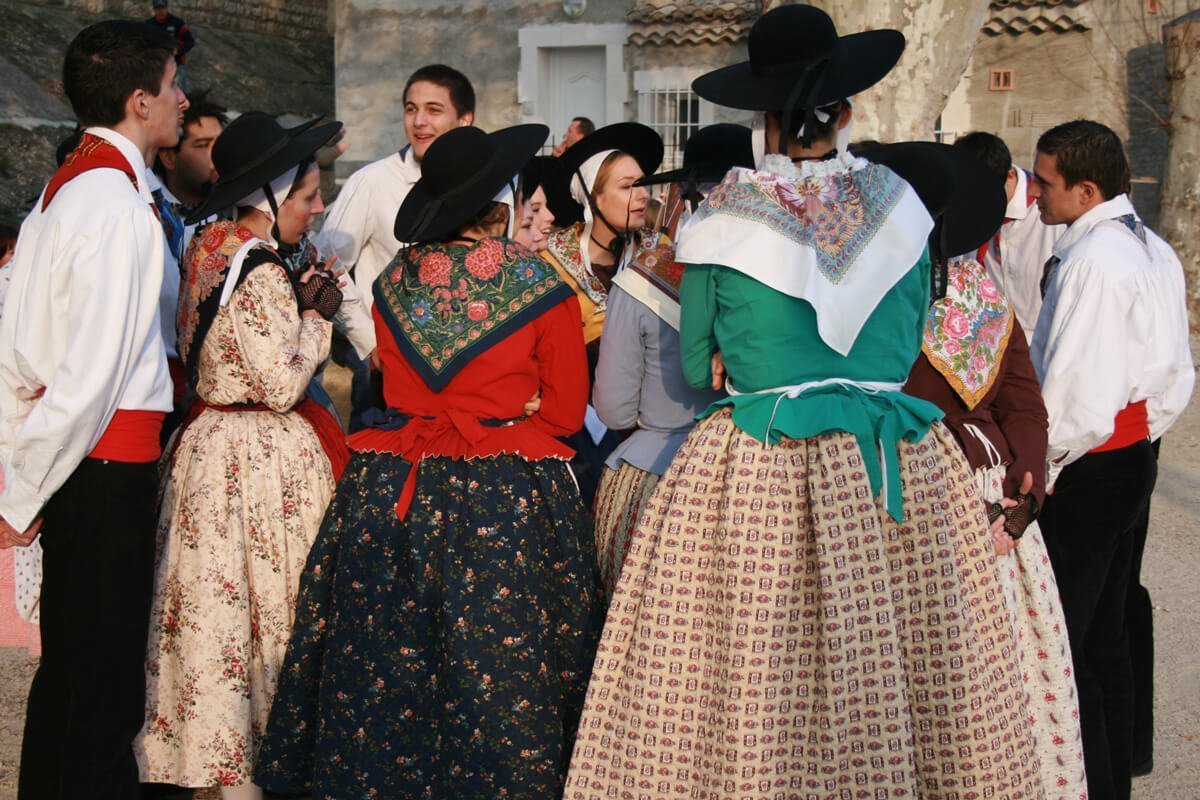 Costumes d'époque à Roquemaure lors de la Saint-Valentin, le 15 février 2009