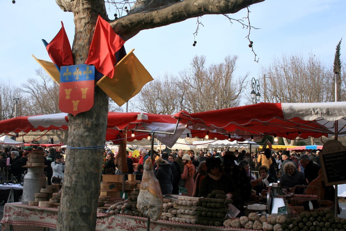 Marché de Roquemaure lors de la Saint-Valentin, le 15 février 2009