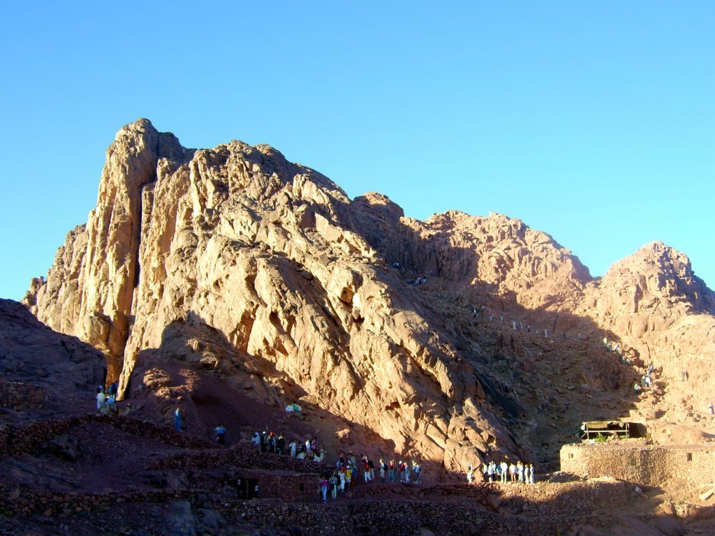 Montagne traditionnellement identifiée comme le fameux Mont Sinaï