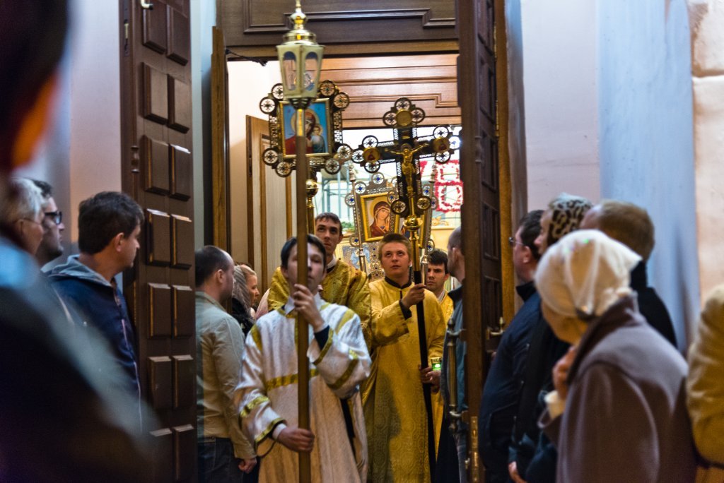 Grande fête à Chypre pour la Pâques orthodoxe en 2010, au cours duquel un grand brasier a été allumé