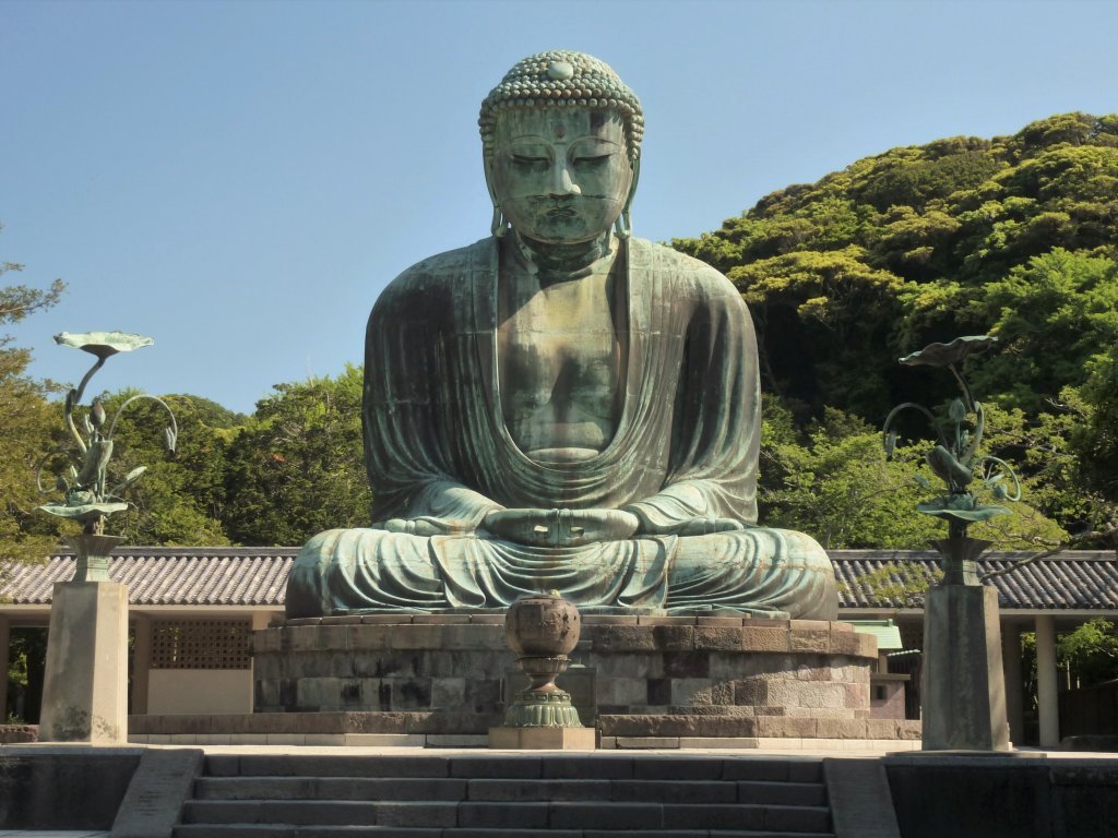 Statue monumentale en bronze de Bouddha, situé au Kōtoku-in, temple bouddhiste situé à Kamakura, au Japon