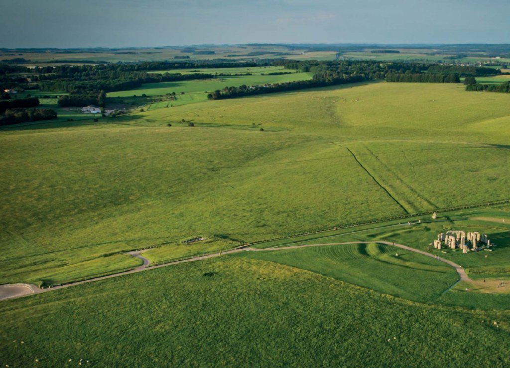 Vue aérienne de Stonehenge et la campagne alentour