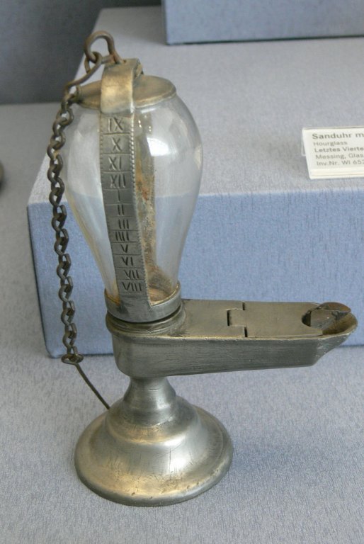 Lampe à huile horloge, XVIIIe siècle, musée national d'Allemagne, Nuremberg