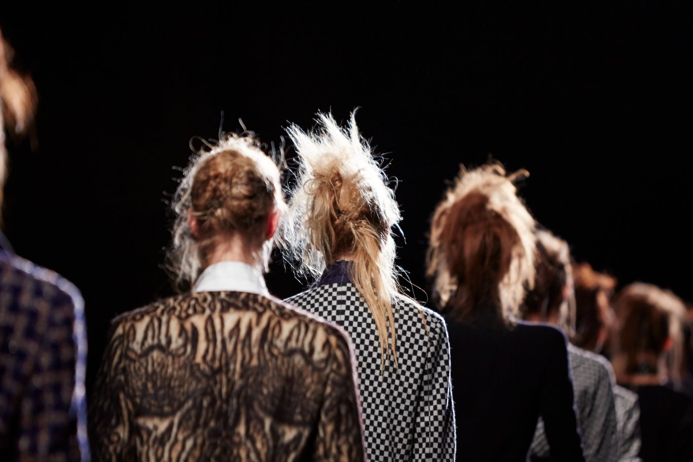 Haider Ackermann en coulisses à la Fashion Week de Paris automne/hiver 2015.