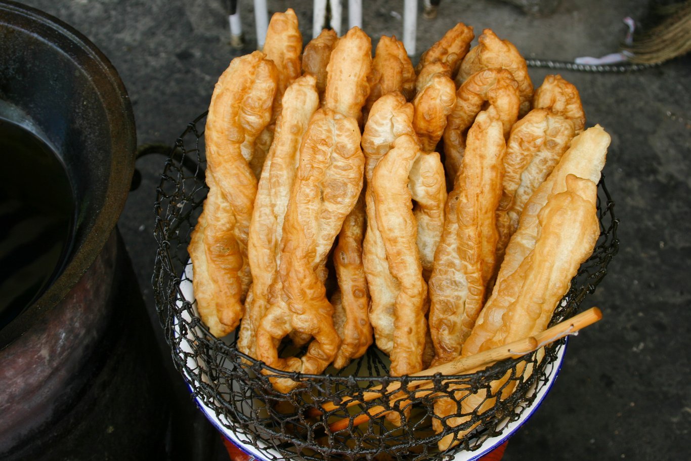 Le you tiao est un beignet traditionnel.