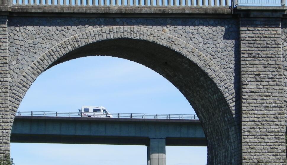 Un pont représente souvent une occasion pour prendre la route le temps d'une escapade.