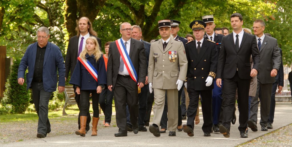 Commémorations pour la Journée Nationale commémorative de l'appel historique du Général de Gaulle à refuser la défaite et à poursuivre le combat contre l'ennemi, le 18 juin, au square du Souvenir à Belfort.