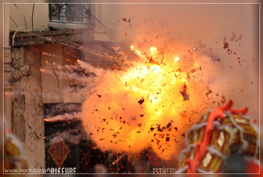 Explosion de la chaîne de pétards aiu Nouvel An chinois 2009, Paris