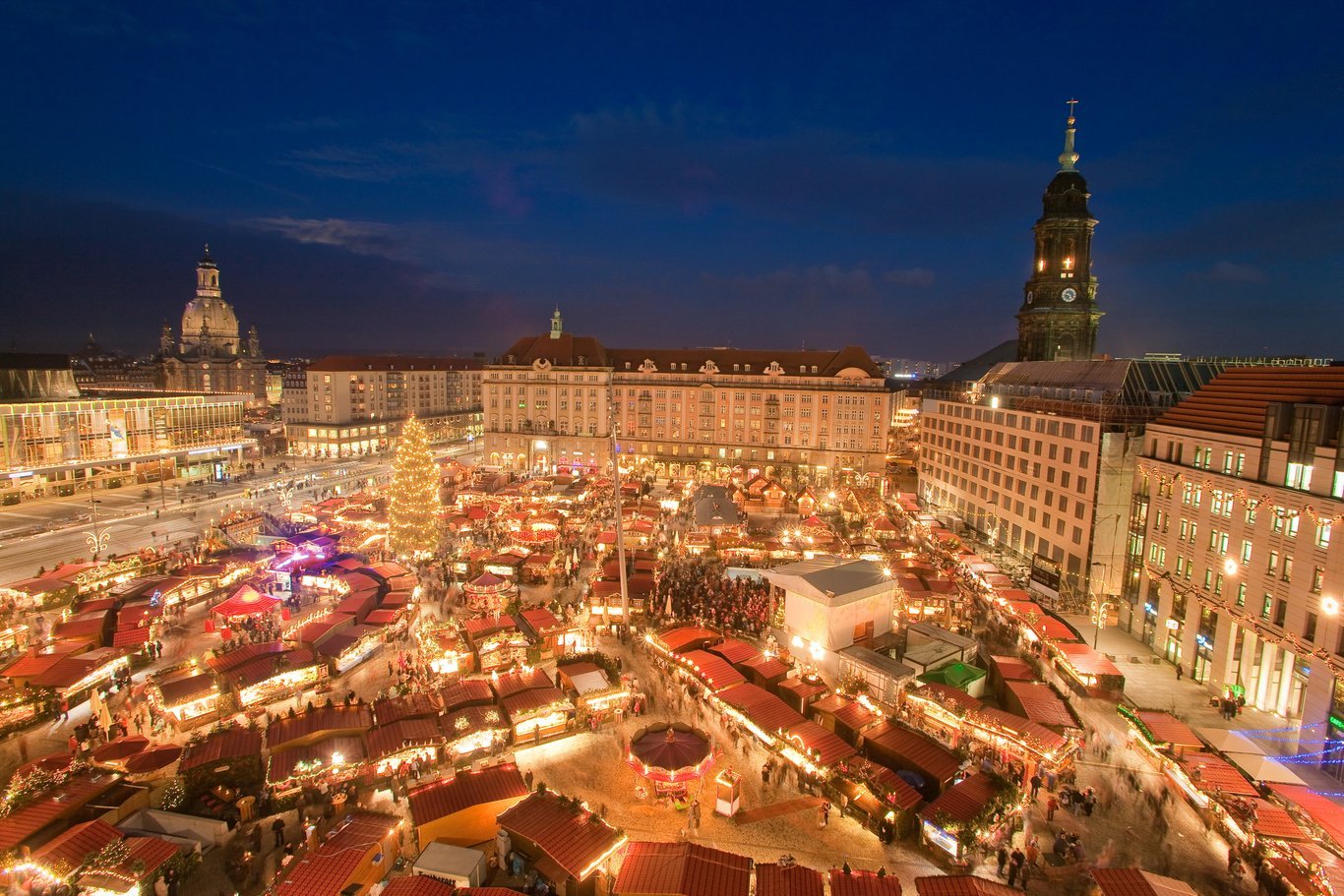 Le Striezelmarkt de Dresde doit son nom à une brioche tressée (“Striezel”).
