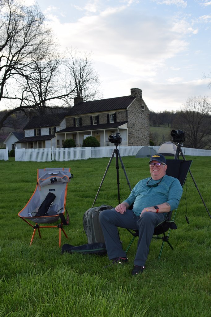 Paré pour l'observation.