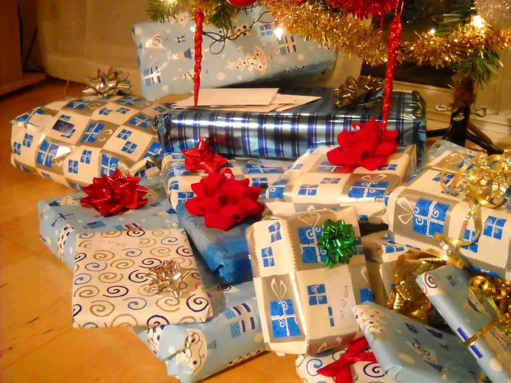 Cadeaux de Noël dans leurs emballages