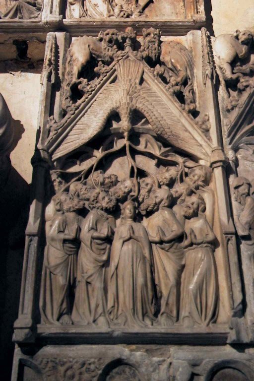 Sculpture d'une représentation de la Pentecôte, église de Corneilla-de-Conflent, Pyrénées-Orientales