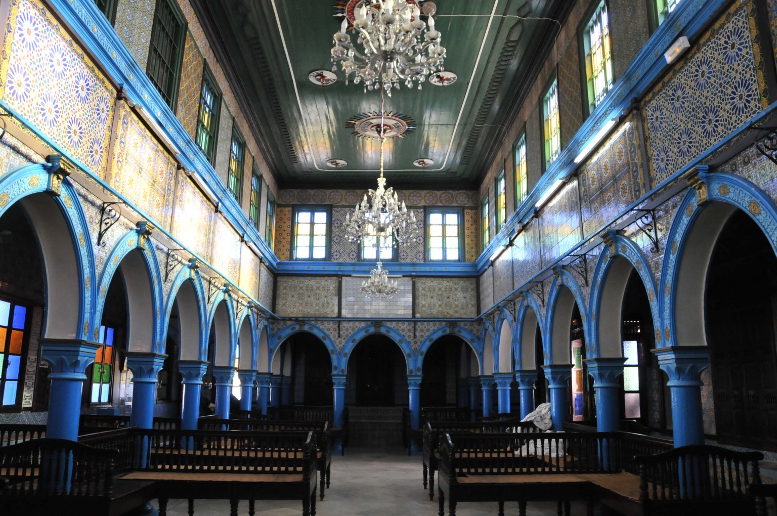 L'intérieur de la synagogue de Ghriba à Djerba, Tunisie <br />